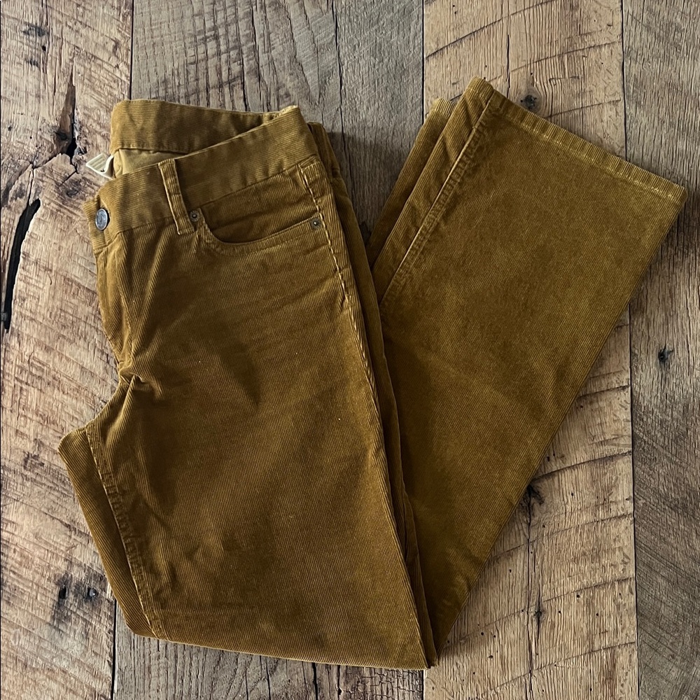 JCREW Corduroy Favorite Fit. 8 Short.
